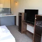 Boomerang - Sunny Hotel