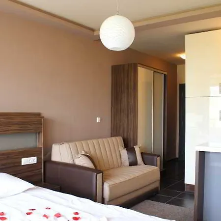 Хотел Boomerang - Sunny 3*