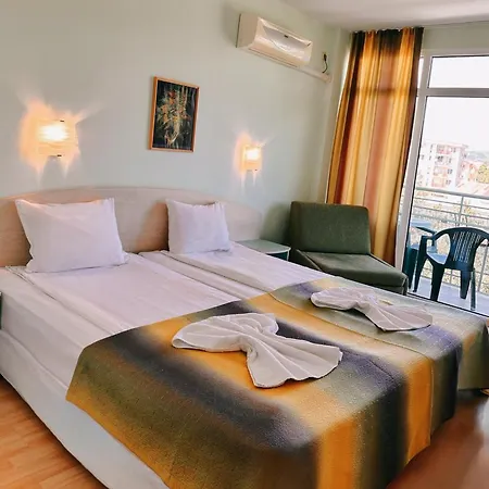 Хотел Boomerang - Sunny 3*