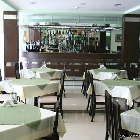 Boomerang - Sunny Хотел 3*