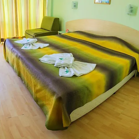 Хотел Boomerang - Sunny 3*