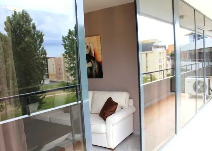 Boomerang - Sunny Σάνι Μπιτς