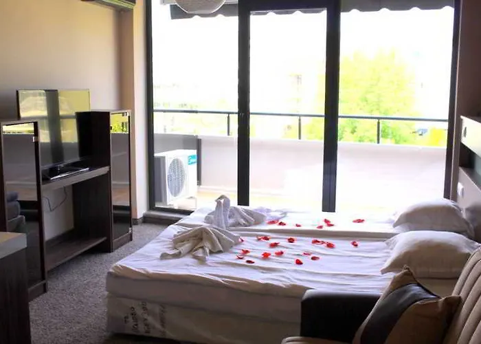 Boomerang - Sunny Hotell Slăntjev Brjag