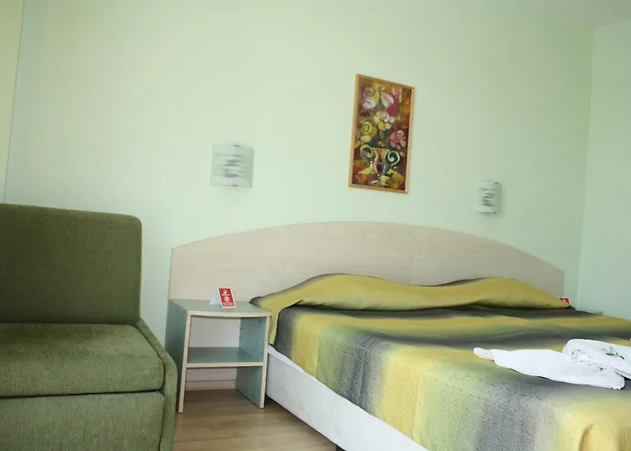 Boomerang - Sunny Hotell