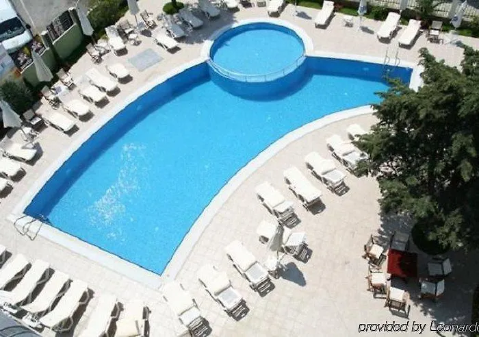 Boomerang - Sunny Hotell